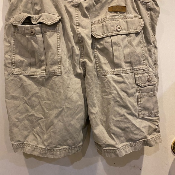 Cabela's Cargo Shorts 7 Pocket Hiker Cotton Sz 38 - Picture 2 of 4